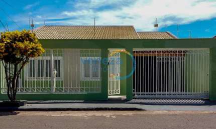 Casa Residencial com 3 quartos  à venda, 200.00 m2 por R$620000.00  - Fraternidade - Londrina/PR