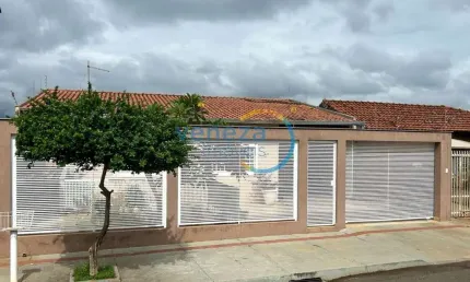 Casa Residencial com 3 quartos  à venda, 170.00 m2 por R$850000.00  - Aragarca - Londrina/PR