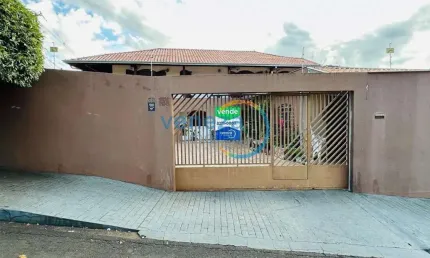 Casa Residencial com 3 quartos  à venda, 237.00 m2 por R$795000.00  - Lindoia - Londrina/PR