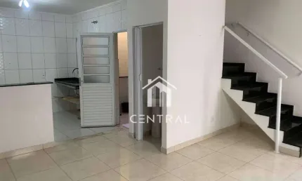 Sobrado em condomínio fechado a venda - 102m² - 3 Dormitórios - 1 Suíte - 2 Vagas de garagem - Carrão / Vila Santa Isabel - SP