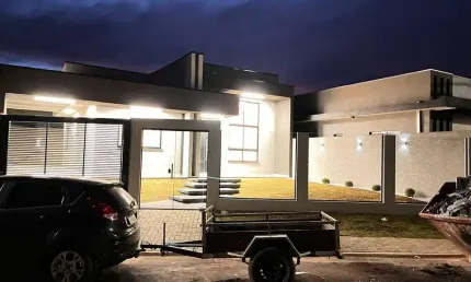 Casa para Venda em Ponta Grossa, Cará - Cará, 3 dormitórios, 1 suíte, 3 banheiros, 4 vagas