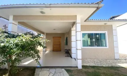 Casa 3 quartos com piscina no condomínio dos pássaros