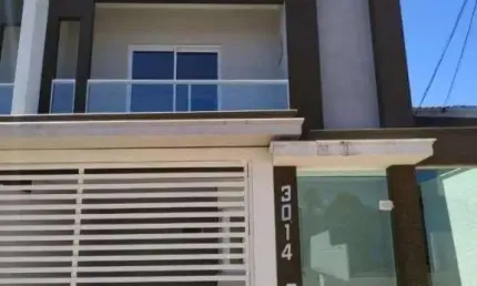 Sobrado com 1 Suíte + HIDRO e 2 dormitórios à venda, 124 m² por R$ 650.000 - Coqueiral - Cascavel/PR