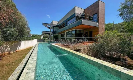 Casa a venda em condomínio fechado com vista para o Lago Municipal de Cascavel