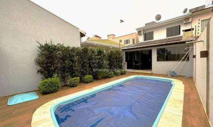 SOBRADO COM PISCINA E AMPLA SOBRA DE TERRENO NO BAIRRO ALTO ALEGRE