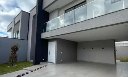 Sobrado com suíte no bairro Iguaçu em Fazenda Rio Grande com 2 vagas