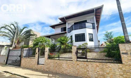 Casa com 5 dormitórios à venda, 269 m² por R$ 1.100.000,00 - Bela Vista - Gaspar/SC
