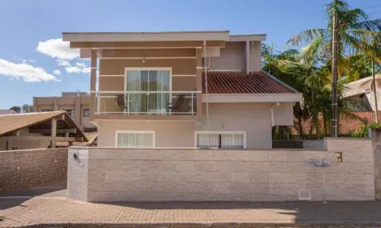Casa com 3 dormitórios à venda, 251 m² por r$ 1.100.000,00 - velha - blumenau/sc