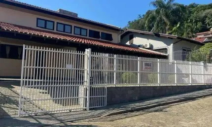 Casa com 3 dormitórios à venda, 260 m² por R$ 1.300.000 - Velha - Blumenau/SC
