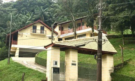 Casa com 3 dormitórios à venda, 357 m² por r$ 1.200.000,00 - progresso - blumenau/sc