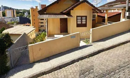 Casa mista com 3 dormitórios à venda, 135 m² por r$ 380.000 - água verde - blumenau/sc