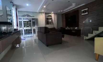 Sobrado para Venda em Brasília, Ceilândia Sul (Ceilândia), 4 dormitórios, 2 suítes, 4 banheiros, 2 vagas