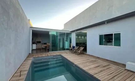 Casa para Venda em Brasília, Taguatinga Norte (Taguatinga), 3 dormitórios, 2 suítes, 1 banheiro, 4 vagas