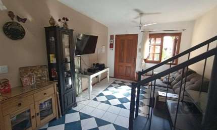 Casa em Condomínio com 96m² e 3 dormitórios no bairro Tristeza em Porto Alegre.