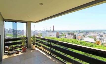 Vende-se luxuoso apartamento 4 dormitórios, 7 banheiros, ampla sacada, dependência completa - 273m² - Moinhos de Vento