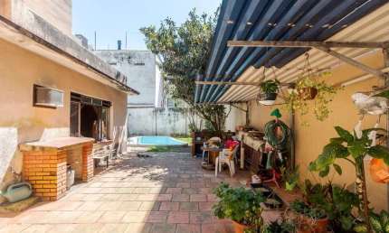 Casa com 3 quartos à venda na Rua Silva Só, 147, Santa Cecília, Porto Alegre