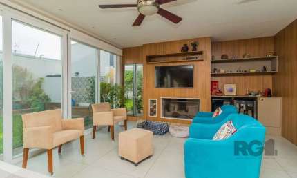 Casa Condominio para Venda - 221,59m², 3 suítes, 2 vagas - Teresópolis