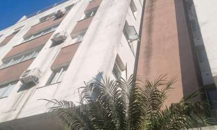 Apartamento de dois quartos e uma vaga de garagem no bairro santana em Porto Alegre