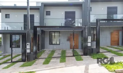 Sobrado novo  no Bairro Tristeza, 3d, 1 suite, churrasqueira, laveira, vista para o Rio.