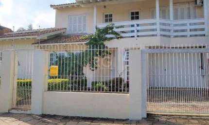 Casa para Venda - 264m², 3 dormitórios, sendo 1 suites, 3 vagas - Vila Nova