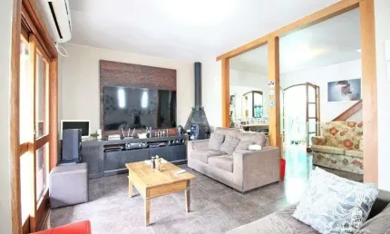 Casa para Venda - 151.36m², 3 dormitórios, sendo 1 suites, 2 vagas - Partenon