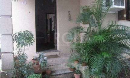 Casa para Venda - 137m², 1 dormitório, sendo 1 suites, 4 vagas - Floresta