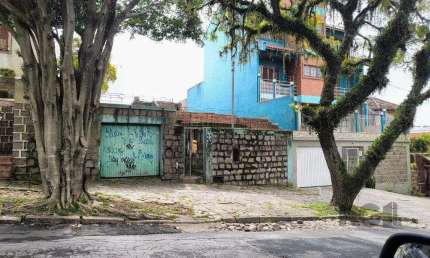 Vendo  terreno  no Bairro Partenon em Porto Alegre.