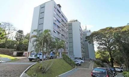 Cobertura de 03 dormitórios e 2 vagas no Bairro Teresópolis