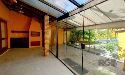 Casa de 3 dormitórios no bairro Ipanema - Porto Alegre