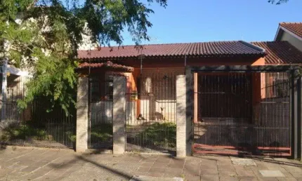 Casa 179m², 3 dormitórios, 3 vagas no bairro Parque Santa Fé