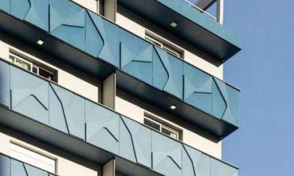Studio com localização no Centro Histórico de Porto Alegre, uma das ruas mais charmosas e antigas de Porto Alegre,.