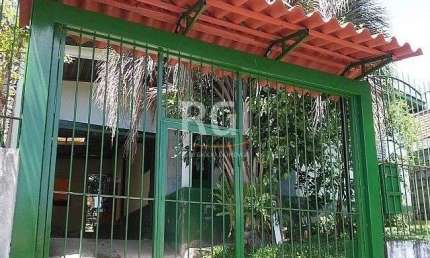 Casa para Venda - 110m², 4 dormitórios, sendo 1 suites, 2 vagas - Santo Inácio