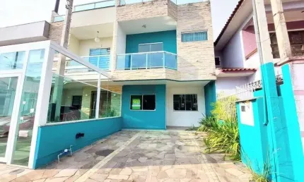 Casa à venda na Hípica, 3 dormitórios, suíte com closet, sótão com churrasqueira e terraço, condomínio fechado com lazer