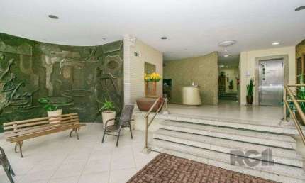 Ampla apartamento 3 dormitorios,living 2 ambientes na Cidade Baixa, com 2 garagem,