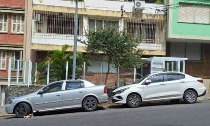 Apartamento com 2 quartos à venda na Rua Santo Antônio, 591, Floresta, Porto Alegre