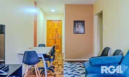 Apartamento com 1 quarto e 47m² à venda em Medianeira, Porto Alegre.