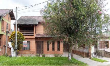 Casa para Venda - 205.5m², 3 dormitórios, sendo 2 suites, 3 vagas - Vila Nova