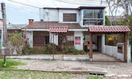 Casa para Venda - 149.99m², 6 dormitórios, sendo 2 suites, Nonoai
