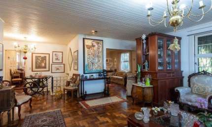Casa para Venda - 192m², 4 dormitórios, sendo 3 suites, 4 vagas - Tristeza