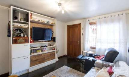 Casa de 3 dormitórios à venda na Tristeza - Zona sul de Poa.