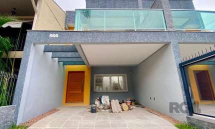 Casa com 3 quartos à venda na Avenida José Gertum, 566, Chácara das Pedras, Porto Alegre