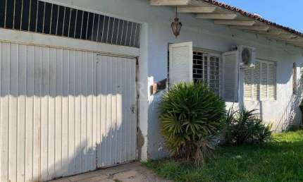 Casa 4 dormitórios 3 banheiros garagem coberta para 3 + carros