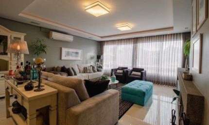 Excelente Casa para Comprar  com 3 Suítes no Bairro Chácara das Pedras