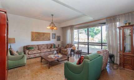 Apartamento para Comprar com 3 dormitórios com suíte e 195m² com até 4 vagas