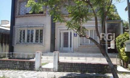 Casa para Venda - 510m², 6 dormitórios, sendo 1 suites, 3 vagas - São João