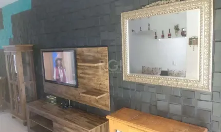 Casa com 2 quartos, 2 vagas de garagem, no bairro aberta dos morros, porto alegre/rs