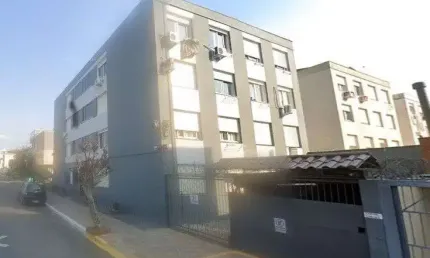 Apartamento 2 dormitórios no 2º pavimento 1º andar localizado  no bairro são sebastião