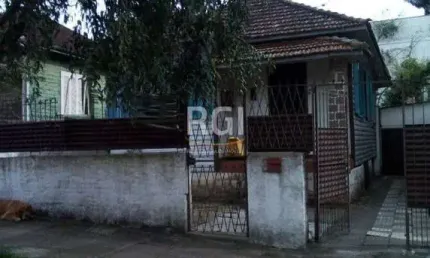 Casa para venda - 300m², 2 dormitórios, 3 vagas - teresópolis