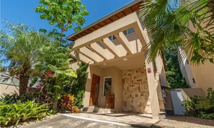 Casa com 2 quartos à venda na Rua Luzitana, 1251, Higienópolis, Porto Alegre