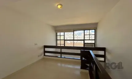 Duplex de uma suíte à venda localizado na avenida independência, no bairro independência em porto alegre.